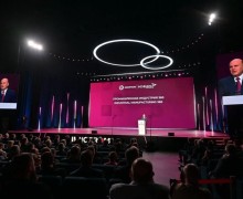 Денис Паслер на ИННОПРОМе оценил технологический прогресс промышленности Свердловской области
