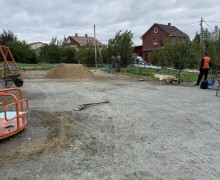 Жители Уральской, 24 и 26 поблагодарили за обновление детской площадки