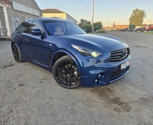 Infiniti QX70, 