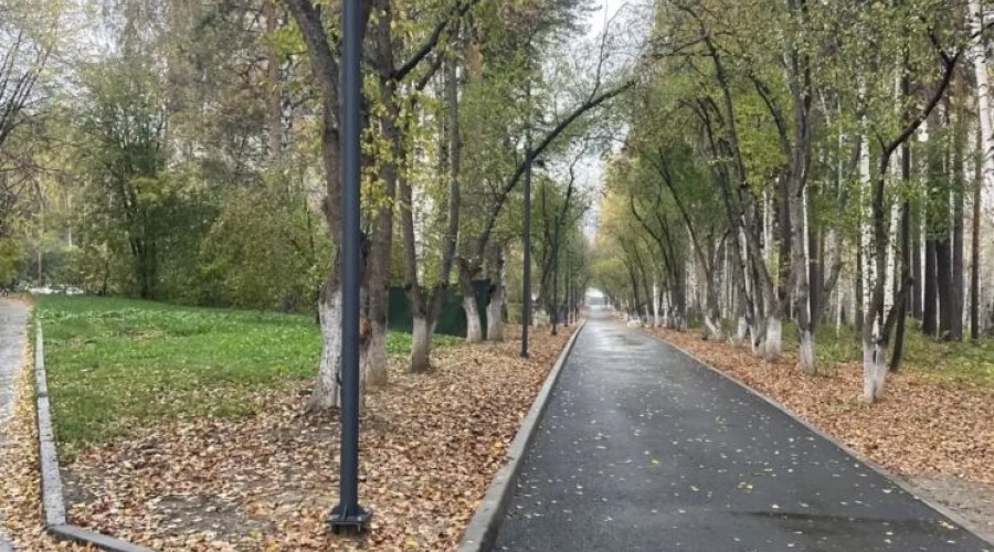 В Заречном благоустраивают пешеходную зону у улицы Курчатова