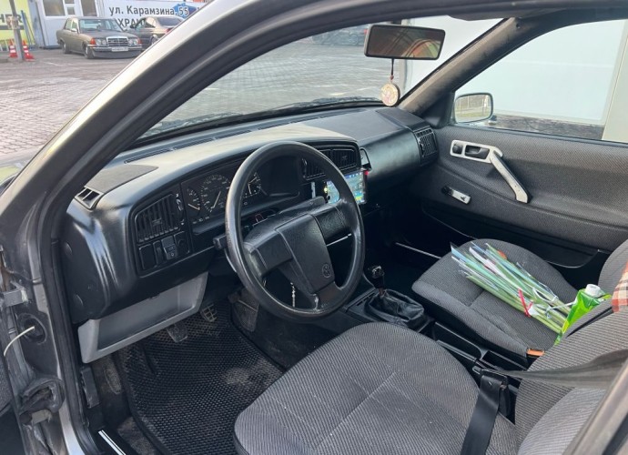Volkswagen Passat, 1990