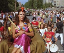 Последний карнавал тысячелетия: как «Чёртова дюжина» объединила Заречный