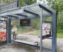 В Заречном началась мойка остановочных павильонов
