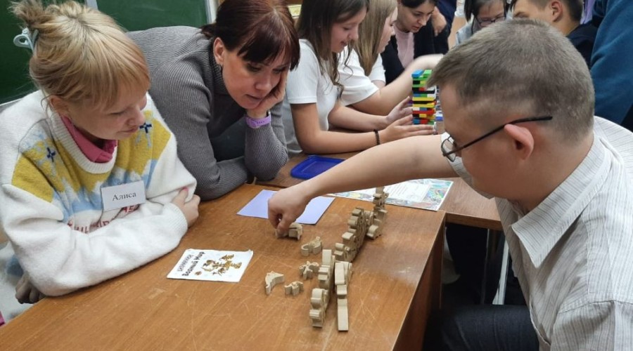 3 ноября в ДХШ состоялся первый инклюзивный Вернисаж «Мир творчества»