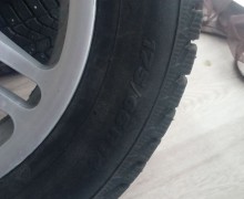 Продаю зимний комплект колёс 175/65 R14: шипованные Viatti и лёгкие диски ВСМПО