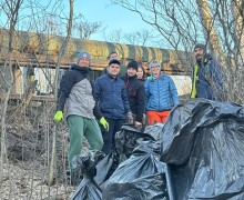 43 мешка мусора собрали зареченские активисты на берегу Белоярского водохранилища