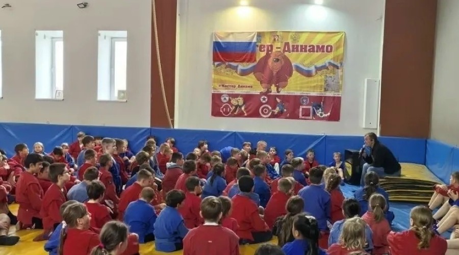 Зареченские самбисты завоевали девять медалей на турнире в Сысерти