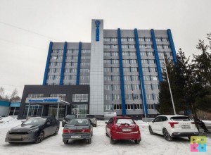 Работают ли ресторан и гостиница Тахов?