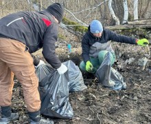 43 мешка мусора собрали зареченские активисты на берегу Белоярского водохранилища