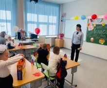 1 сентября сотрудники Госавтоинспекции Заречного приняли участие в торжественных линейках, посвященных Дню знаний