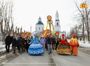 В нашем фоторепортаже – веселая Масленица в городах Свердловской области!