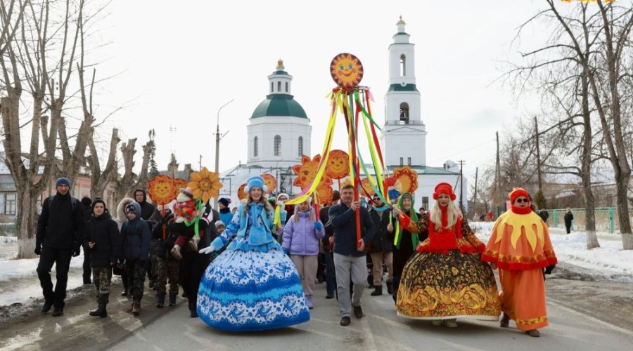 В нашем фоторепортаже – веселая Масленица в городах Свердловской области!