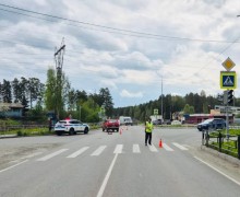 Сотрудники Госавтоинспекции Заречного устанавливают обстоятельства ДТП, в котором пострадал пешеход