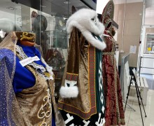 В Белоярском РДК открылась выставка коллекции «Народы Урала»