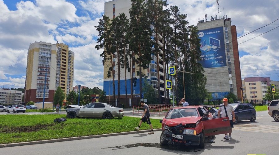 Серьёзная авария на перекрёстке Кузнецова — Ленинградская в Заречном