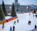 Екатеринбург начал готовиться к Новому году - строится каток и большая горка