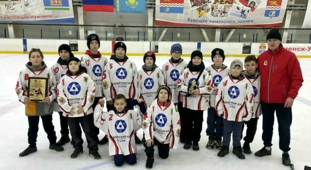 Юные хоккеисты СК «Феникс» подвели итоги спортивного сезона