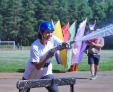 В выходные на стадионе «Электрон» прошли соревнования по пожарно-прикладному спорту среди подразделений Белоярской АЭС