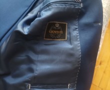 Продам практически новый мужской костюм 46 р. ( б/у 2 раза). Производство Турция.