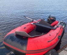 РЕЗИНОВАЯ ЛОДКА ПЕРЕВЕРНУЛАСЬ на середине водохранилища