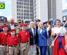В День России представители Заречного приняли участие в церемонии передачи флагов в Екатеринбурге