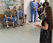 Юные музыканты Заречного выступили перед пациентами военного госпиталя