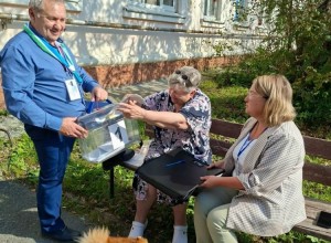 Зареченцы приходили на выборы вместе с домашними питомцами