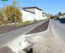На улице Попова появились новый тротуар и «лежачий полицейский»