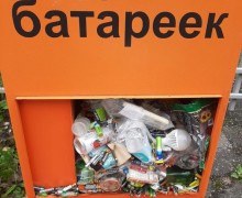 Из экобоксов Заречного снова вывезли рекордный объём батареек