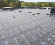 На Курчатова, 27/3 капитально ремонтируют кровлю