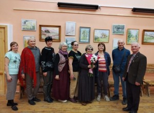 В Курманке открылась выставка акварели зареченской художницы Валерии Будариной