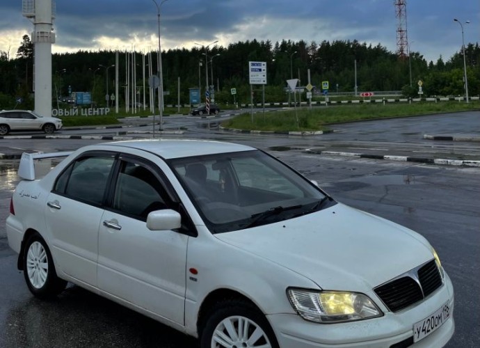 Mitsubishi Lancer, 2000