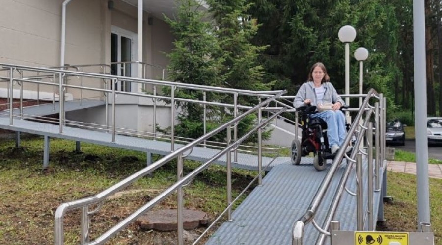 В Заречном появляется два новых пандуса в очень нужных местах