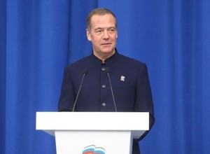 Медведев назвал демографию и кадры среди приоритетов на ближайшее время
