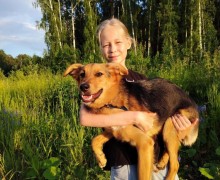 Волонтёры из Заречного обучают собак из приюта хорошим манерам в академии «Мокрый нос»