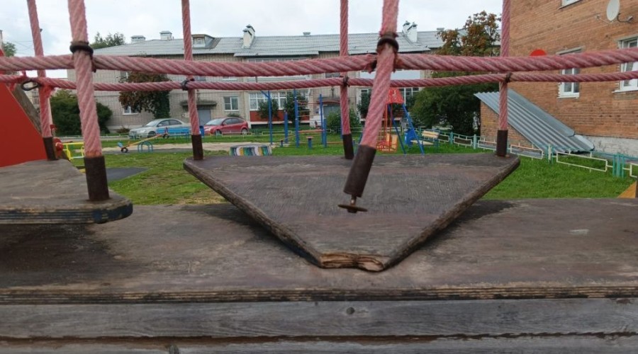 Курманчане думают, как понятнее объяснить детям, что ломать - плохо, а беречь - хорошо