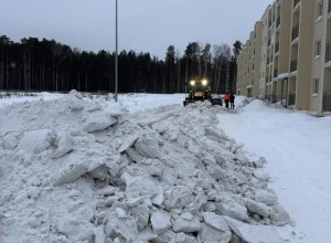 Организована механизированная уборка придомовых территорий