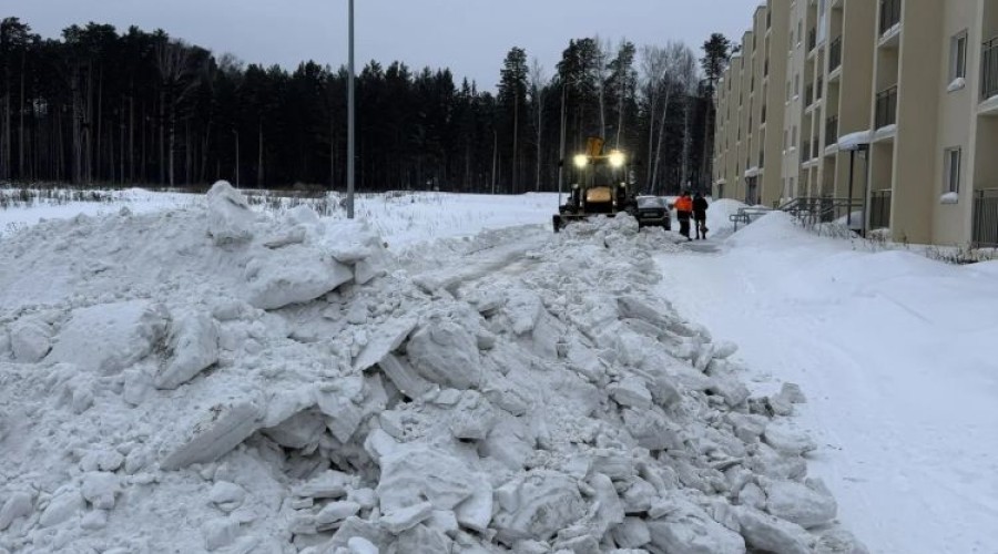 Организована механизированная уборка придомовых территорий