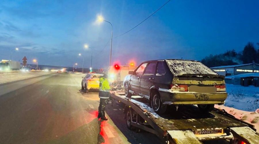 Сотрудники Госавтоинспекции Заречного исключили из процесса дорожного движения водителя, грубо нарушившего закон