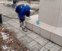 Жители Курманки привели в порядок мемориал погибшим в Великой Отечественной войне