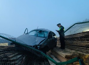 В Белоярском районе нетрезвый водитель с 115 нарушениями устроил ночное ДТП