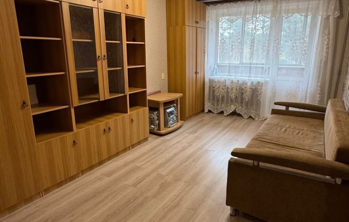Продаётся однокомнатная квартира на Ленинградской, 15