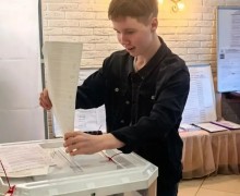 Алексей Шаньшаров впервые проголосовал на выборах в Заречном