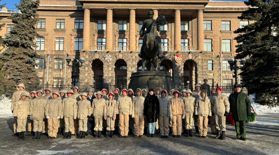 Участие юнармейцев Белоярского городского округа в церемонии возложения цветов к памятнику Г. К. Жукову