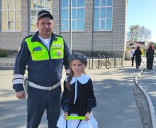 1 сентября сотрудники Госавтоинспекции Заречного приняли участие в торжественных линейках, посвященных Дню знаний