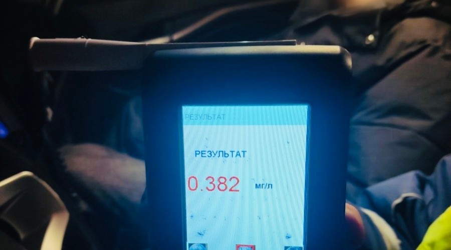 ГАИ ЗАРЕЧНОГО продолжает пресекать нарушения ПДД - 6 февраля около 6:00 на 3-м километре автодороги «Мезенское-Заречный» автоинспекторы остановили ВАЗ-2112 под управлением 24-летнего жителя г