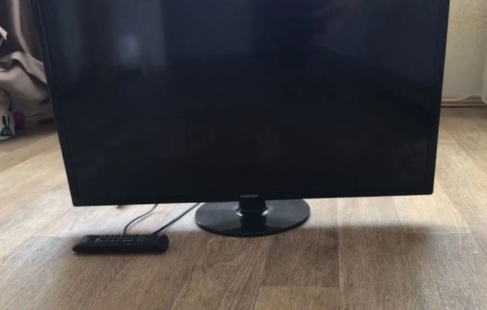 Продам телевизор. Не работает дисплей