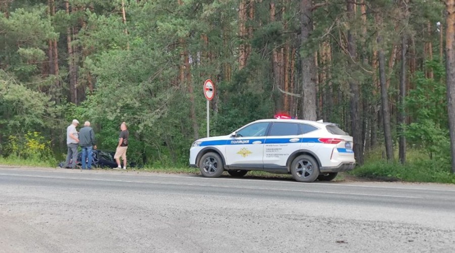 Около Заботы ДТП - автобус столкнулся с легковушкой