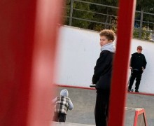 Скейтпарк в Заречном оживает: юные райдеры уже осваивают бетонные фигуры