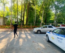 Очередное профилактическое мероприятие «Ребенок-пассажир» проведено сотрудниками Госавтоинспекции вблизи детской поликлиники города Заречного